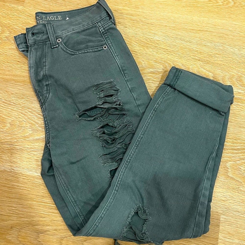 Ripped cargo-green jeans American Eagle